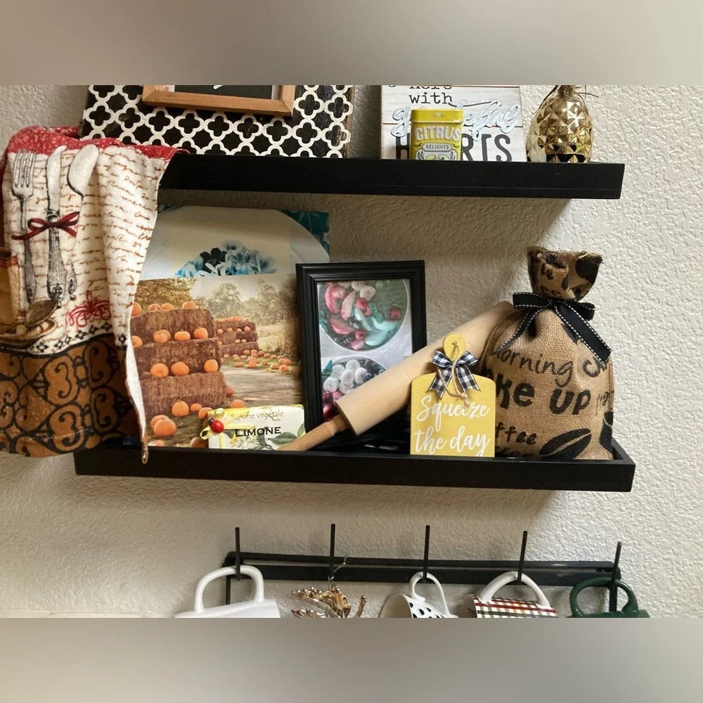2 Floating Wall Shelves